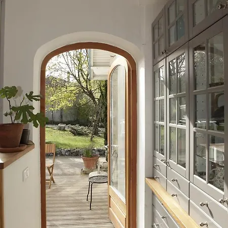 Le Saule Reveur Bed & Breakfast